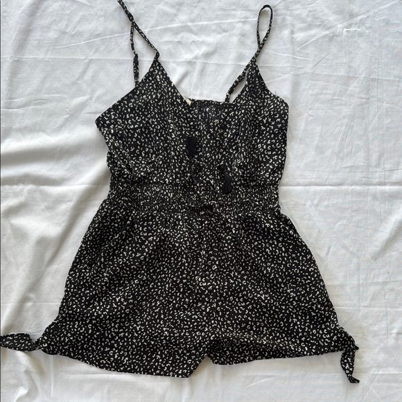 Promesa Black and White Patterned Romper - Picture 1 of 5